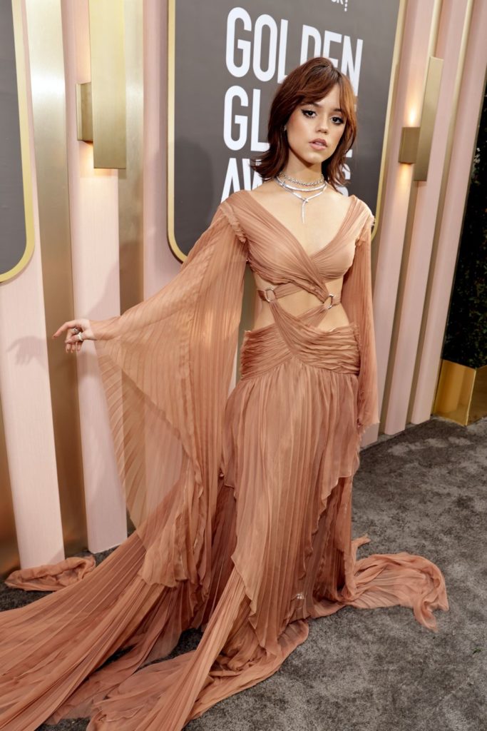 Jenna Ortega's Golden Globe look featuring a warm sienna manicure with minimal details by Thuy Nguyen