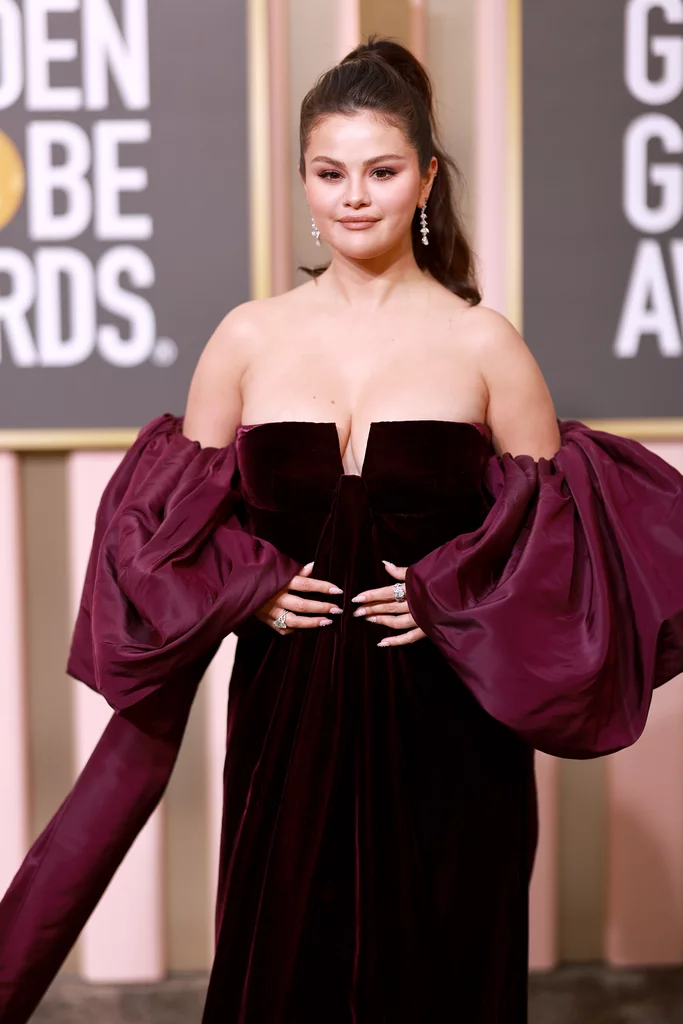 Selena Gomez's crystal-embellished manicure at the 2023 Golden Globes.