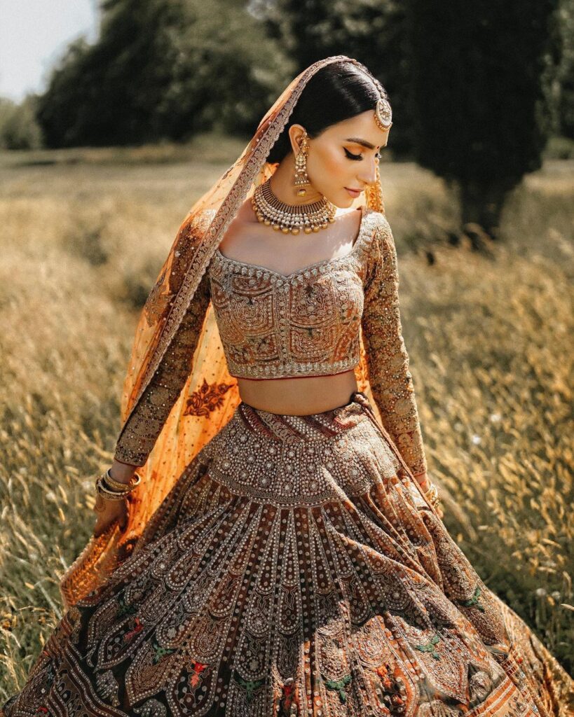 Stunning and mesmerizing Indian bride.
