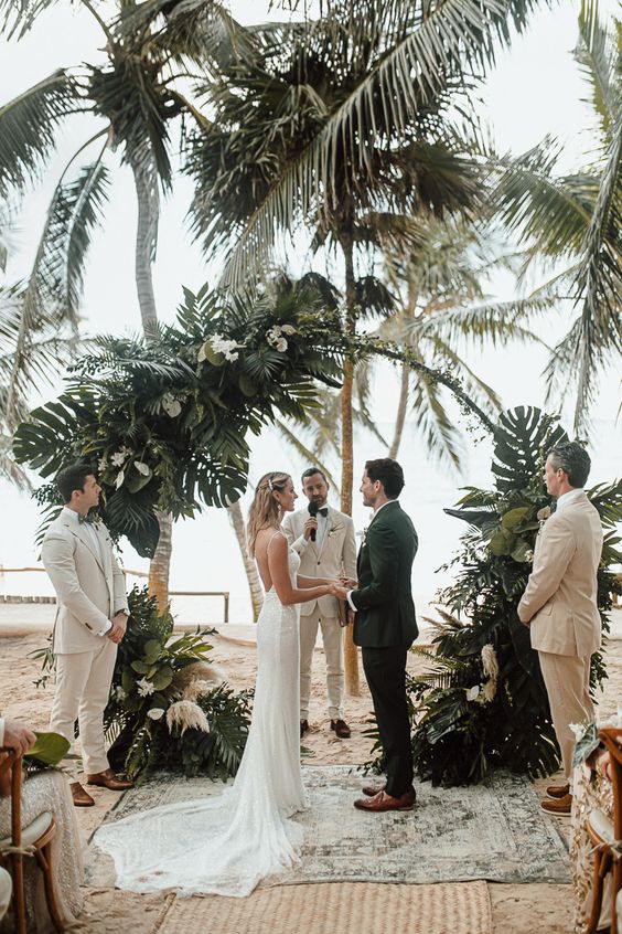 Stunning couple getting married in an affordable wedding location, Mexico.