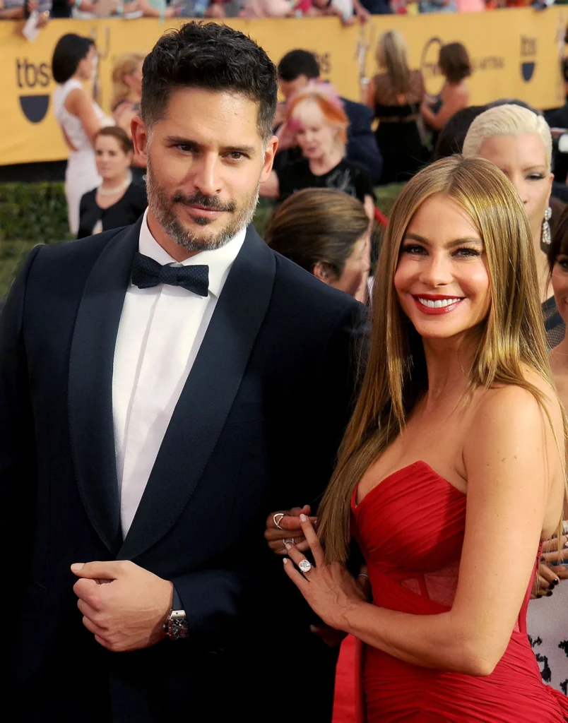 Sofia Vergara and Joe Manganiello at the red carpet with Sofia showing off her engagement ring.