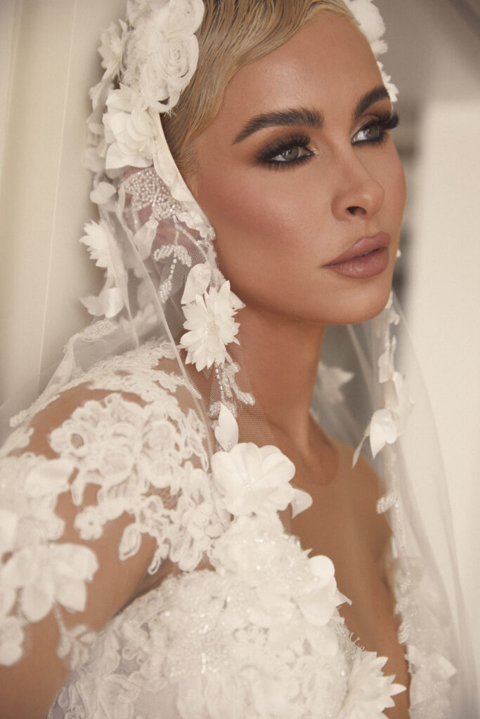 A close up look of this bride and her make up look.