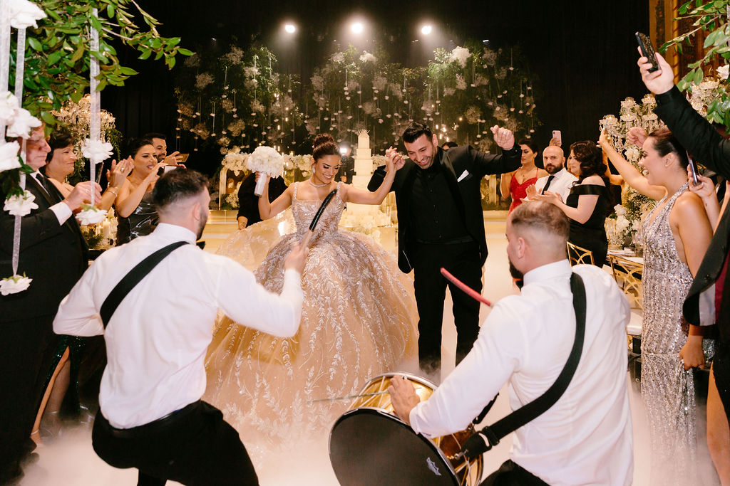 Middle Eastern Weddings: How to Infuse Elegance and Luxury into Your Special Day