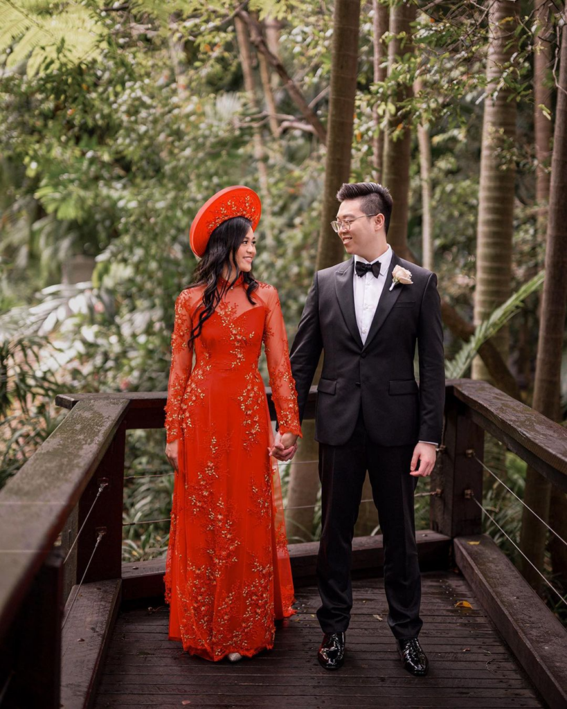 Chinese couples fly to Australia for an Australian wedding destination.