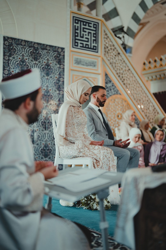 Pakistani weddings take place in mosques or wedding halls. 