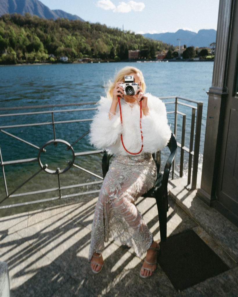 Alexandra Jarvis by the Lake Como. 