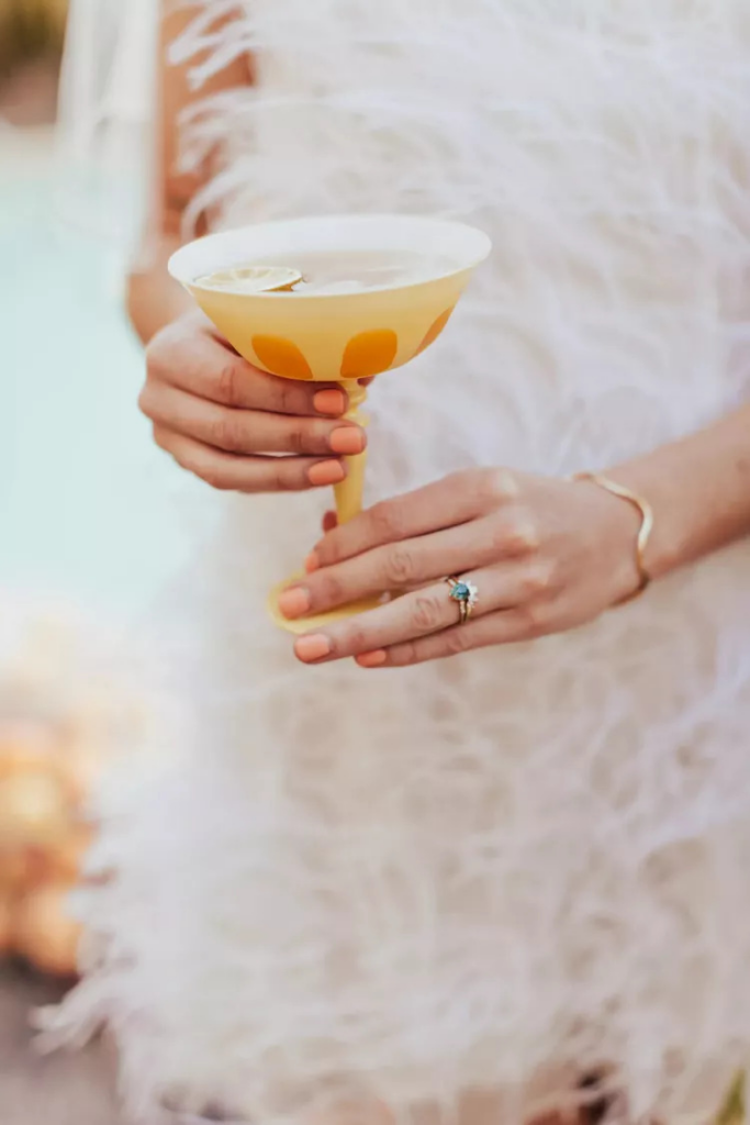 Serve signature cocktails that is in line with your wedding theme.