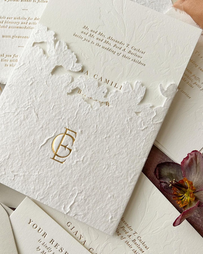 Give out luxurious invitations to amp up the ante for your wedding day.