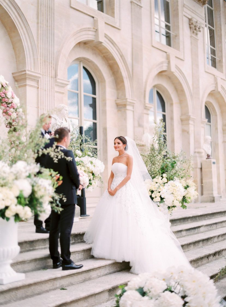 Awe-inspiring wedding at the Château de Chantilly in France.