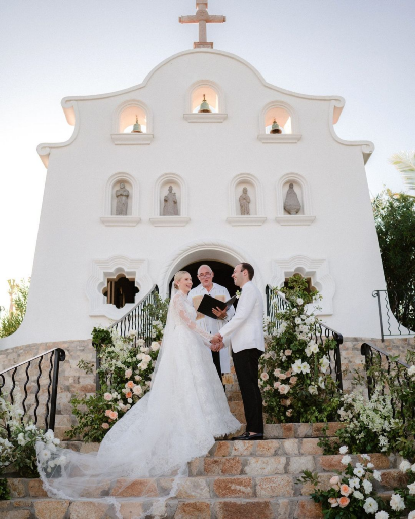Stunning wedding in this beautiful chapel at the most expensive luxury hotels in Mexico.