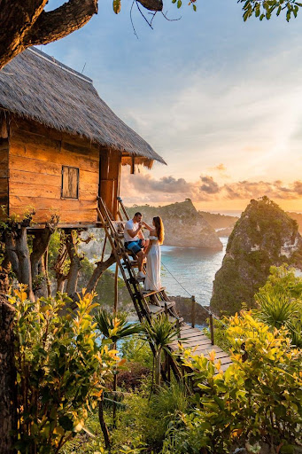 The Art of Unplugging: 5 Tips for a Technology-Free Honeymoon