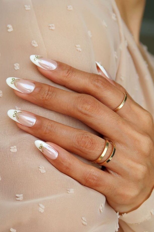 2023 Holiday Nail Trends You Need to Know About: Gold Bows