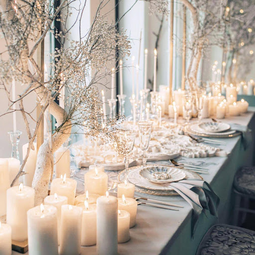 10 Unique Holiday-Themed Wedding Ideas