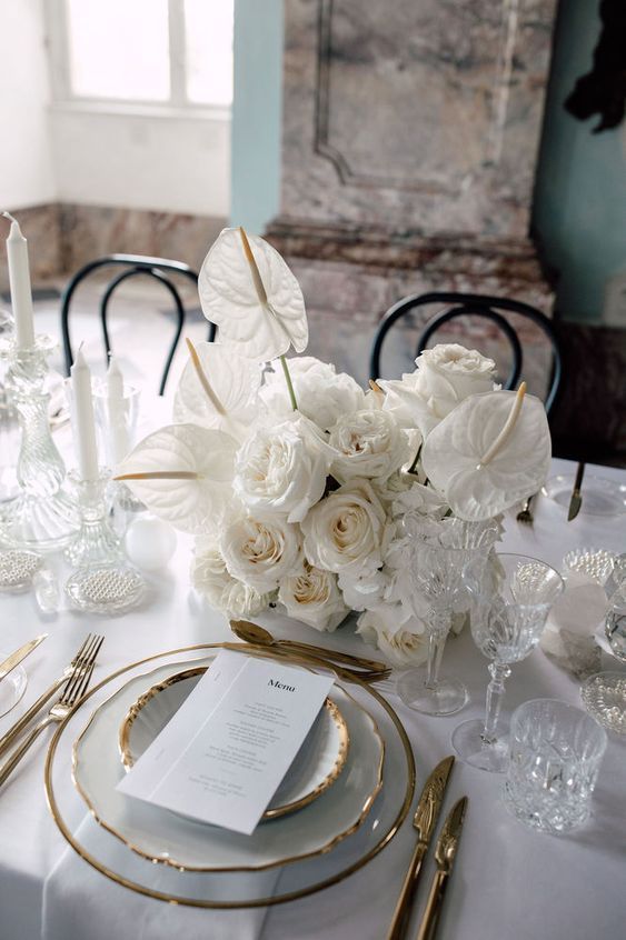 Exquisite Winter Floral Arrangements for Your 2024 Wedding