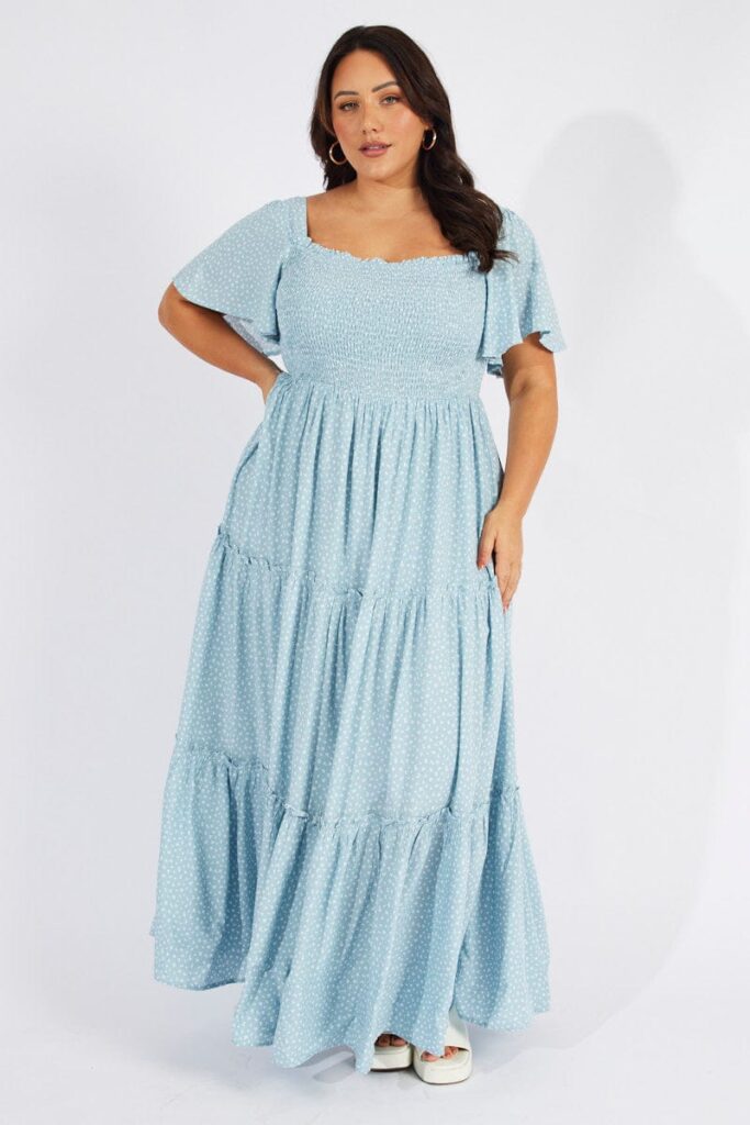The Ultimate Guide to Plus-Size Wedding Guest Dresses: Style, Comfort, and Trends for 2024