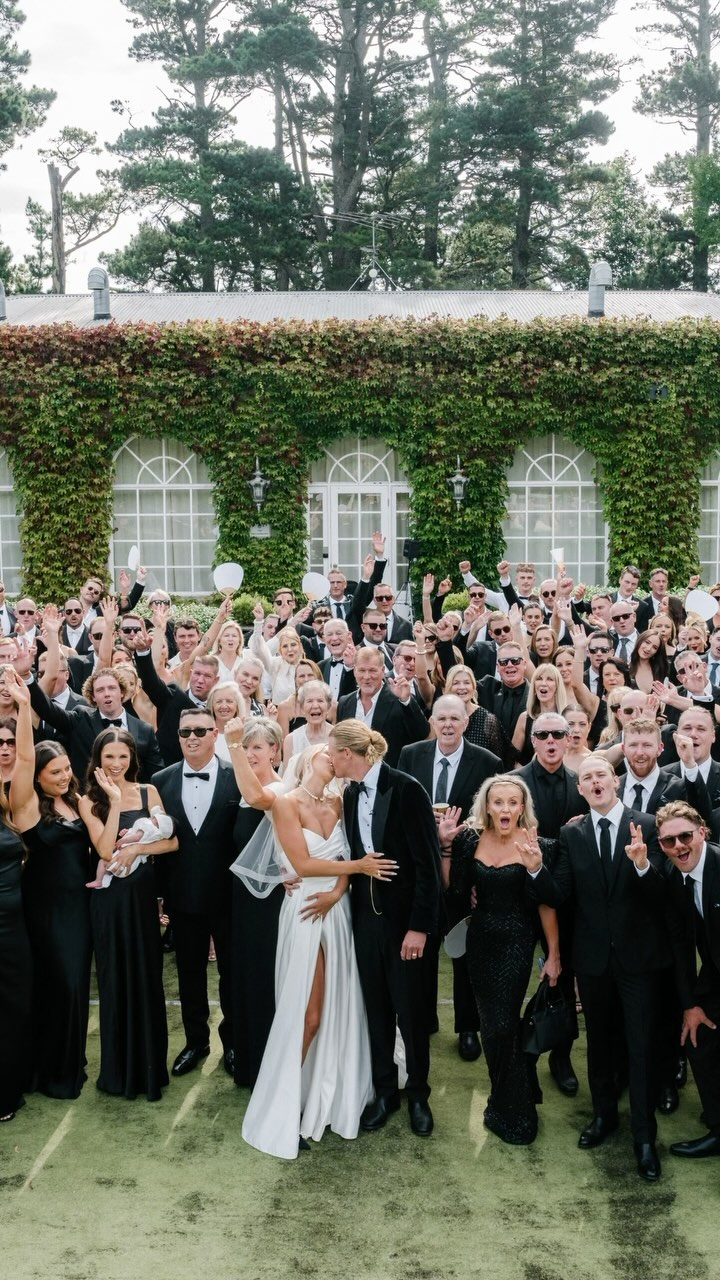 10 Must-Take Photo Ops For Your Wedding Day