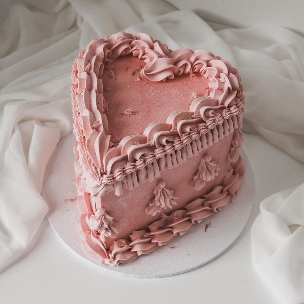 Here Are All The Current Trends in Wedding Cake Designs You Need To Know 