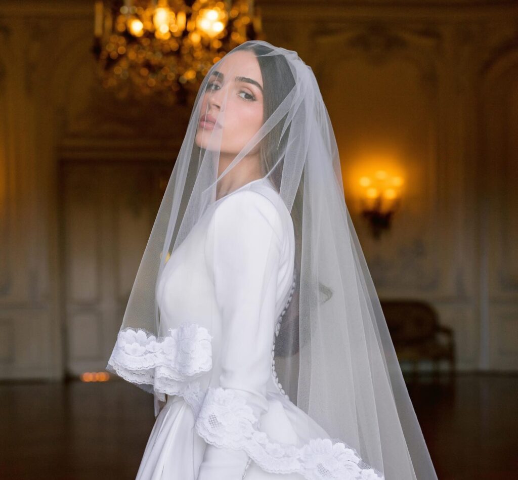 Olivia Culpo modest wedding dress