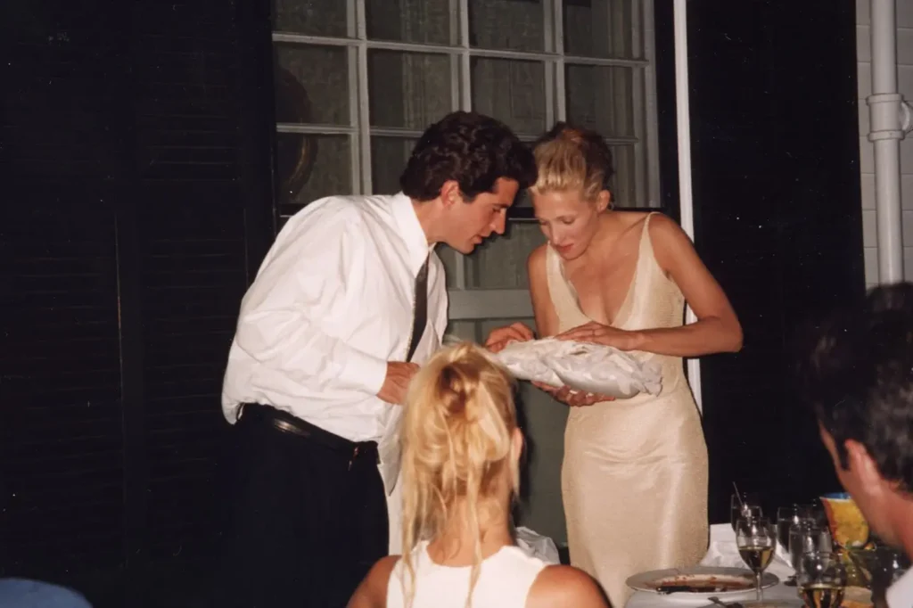 Can You Pull Off A Secret Wedding? Here Are All The Reasons Why You Should 2 RiMEhedCdA6WStAO2X a9Z7vO ZxOij3442Iofem7ZY